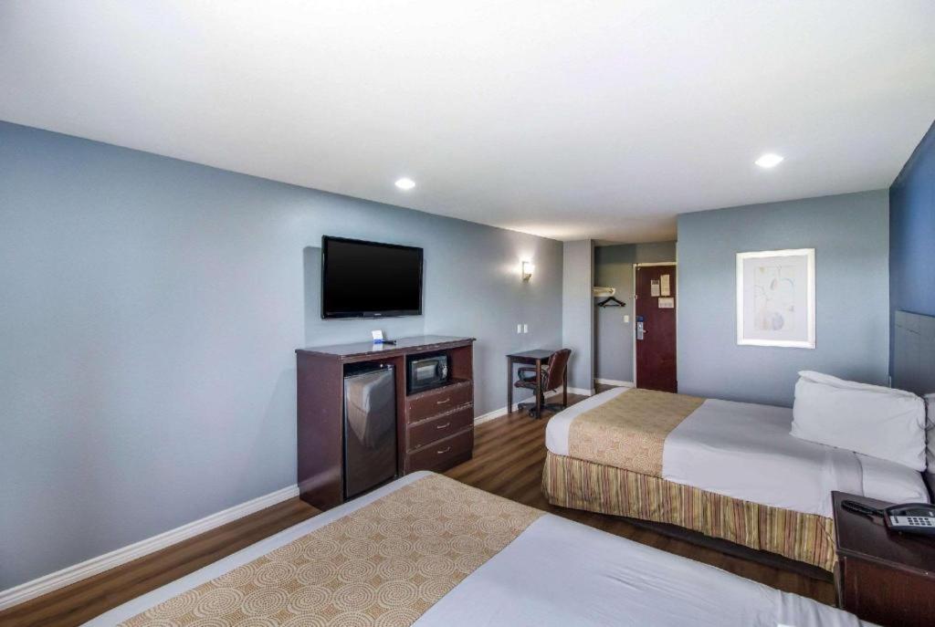 Rodeway Inn & Suites Port Arthur - Groves Bagian luar foto