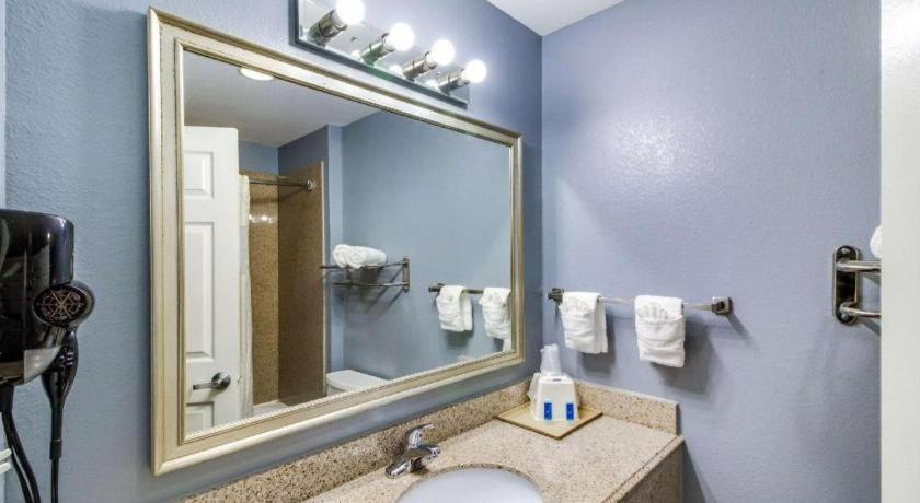 Rodeway Inn & Suites Port Arthur - Groves Bagian luar foto