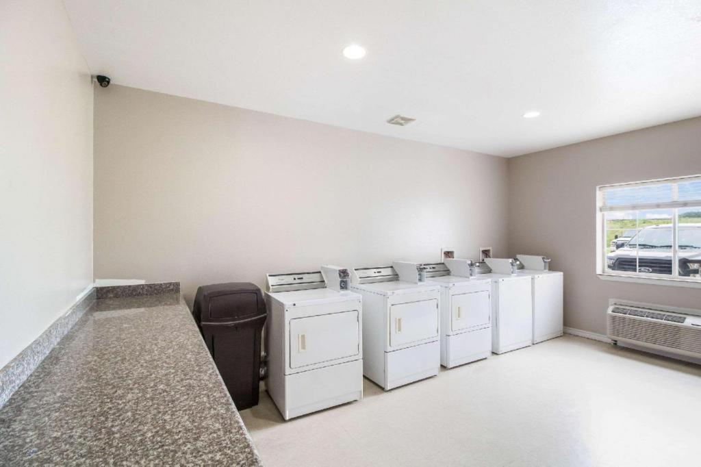 Rodeway Inn & Suites Port Arthur - Groves Bagian luar foto
